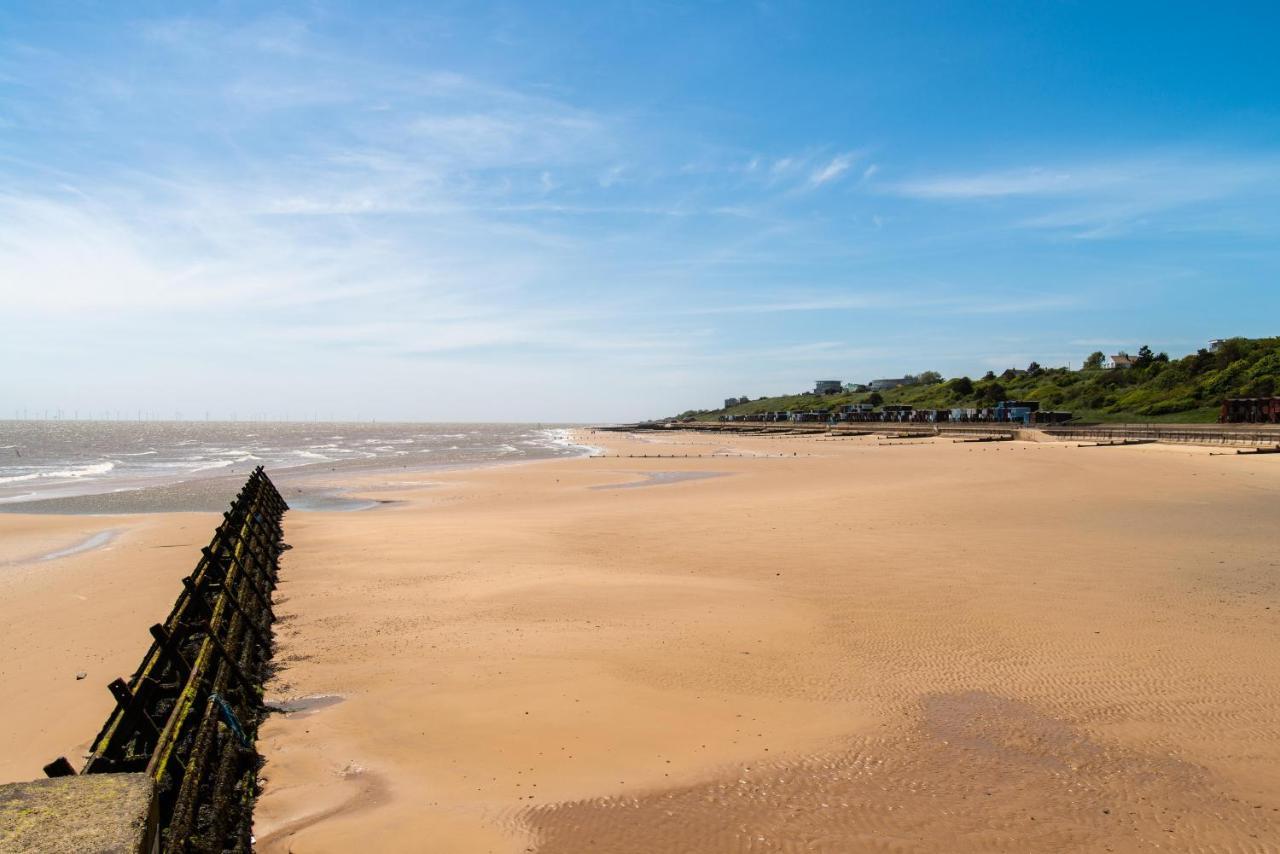 Caravan For Hire At St Osyth Beach Holiday Park In Essex Ref 28107Y Clacton-on-Sea Exterior foto